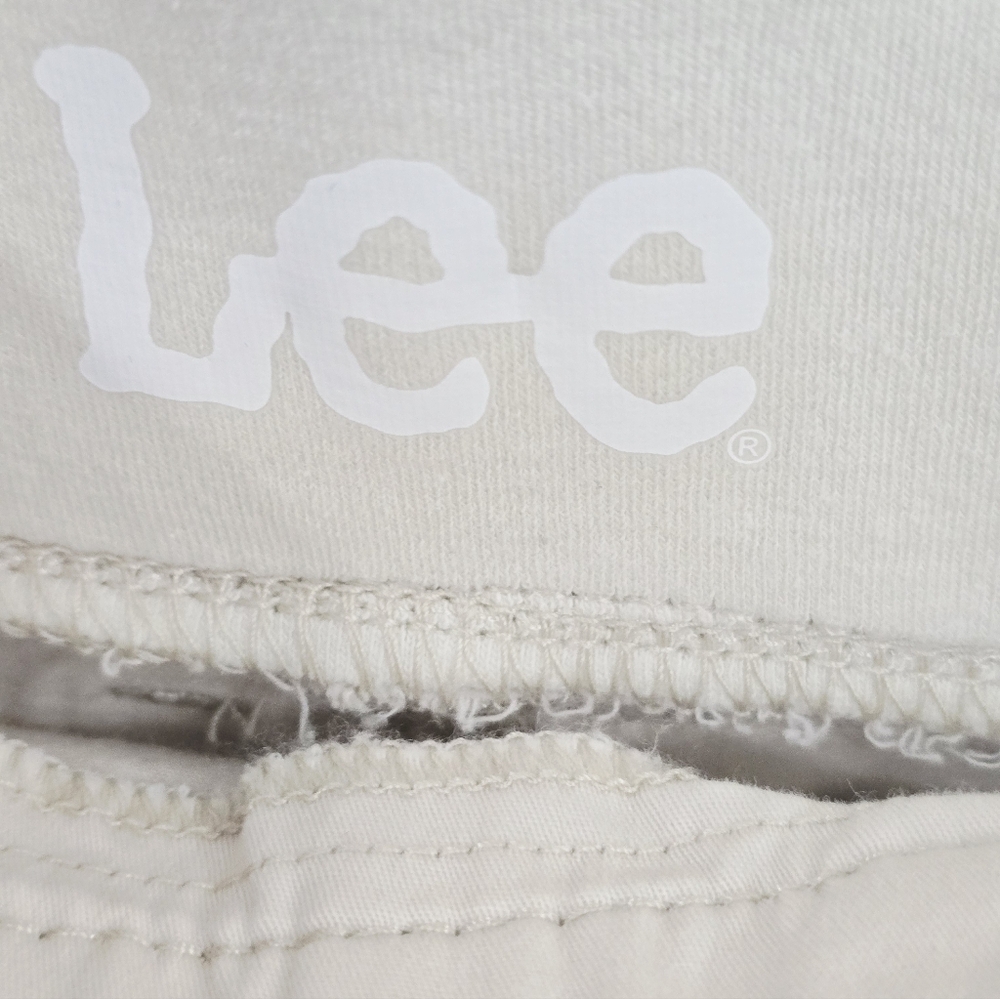 Lee Plus Size Off-White Relaxed Cargo Utility Shorts - Picture 6 of 8